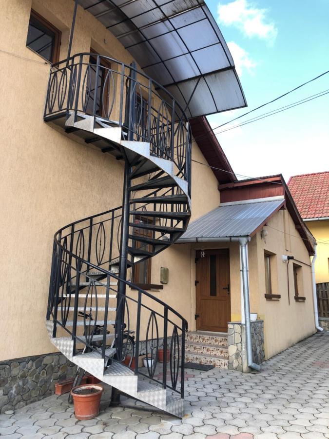 Casa Maria Hotell Gura Humorului Eksteriør bilde